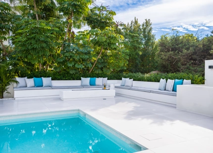 EXQUISITE 4-BEDROOM VILLA IN MARBELLA EAST FOR SALE