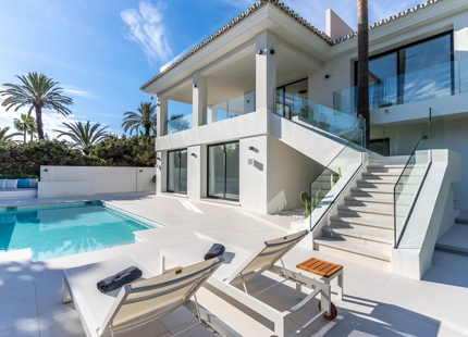 EXQUISITE 4-BEDROOM VILLA IN MARBELLA EAST FOR SALE
