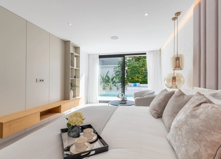 EXQUISITE 4-BEDROOM VILLA IN MARBELLA EAST FOR SALE