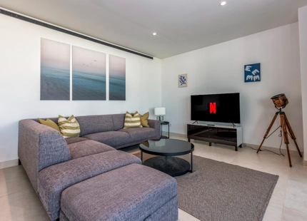 Modern apartment in Reserva del Higueron.