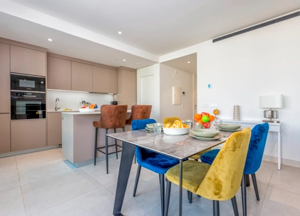 Modern apartment in Reserva del Higueron.
