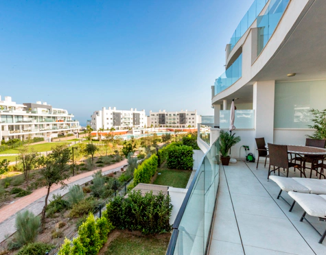 Modern  apartment in Reserva del Higueron.