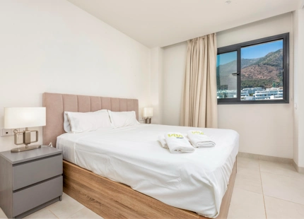 Modern apartment in Reserva del Higueron.