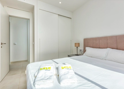 Modern apartment in Reserva del Higueron.