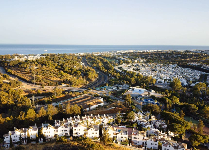 EXCEPTIONAL 4-BEDROOM TOWNHOUSE FOR SALE IN MARBELLA'S GOLDEN MILE