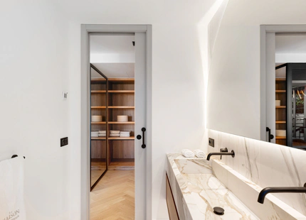 EXCEPTIONAL 4-BEDROOM TOWNHOUSE FOR SALE IN MARBELLA'S GOLDEN MILE