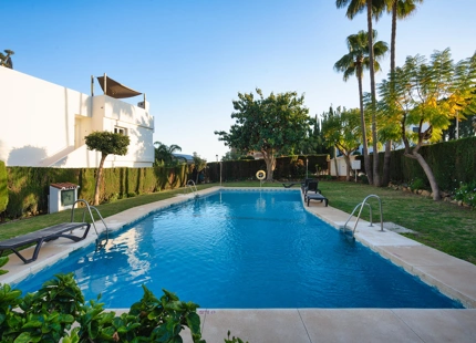 ÁTICO ELEGANTE DE 3 DORMITORIOS CON ESPECTACULAR TERRAZA EN LA AZOTEA EN NUEVA ANDALUCÍA