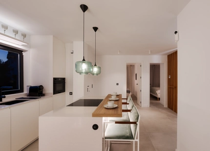 ÁTICO ELEGANTE DE 3 DORMITORIOS CON ESPECTACULAR TERRAZA EN LA AZOTEA EN NUEVA ANDALUCÍA
