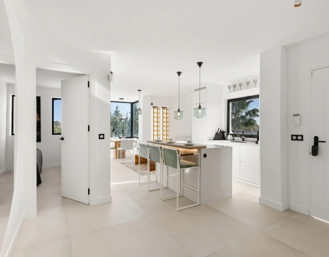 Penthouse for sale in Balcón del Golf, Nueva Andalucia