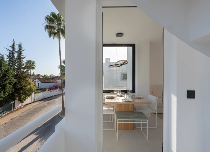 ÁTICO ELEGANTE DE 3 DORMITORIOS CON ESPECTACULAR TERRAZA EN LA AZOTEA EN NUEVA ANDALUCÍA