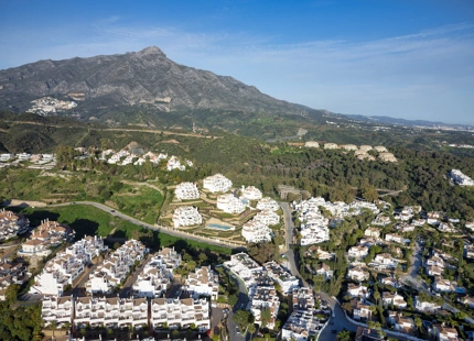 ÁTICO ELEGANTE DE 3 DORMITORIOS CON ESPECTACULAR TERRAZA EN LA AZOTEA EN NUEVA ANDALUCÍA