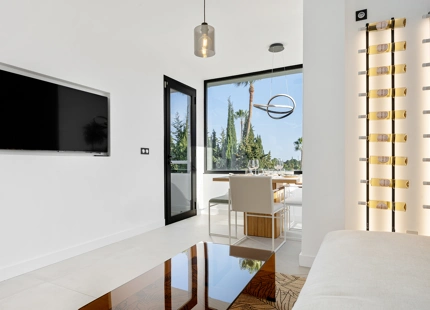 ÁTICO ELEGANTE DE 3 DORMITORIOS CON ESPECTACULAR TERRAZA EN LA AZOTEA EN NUEVA ANDALUCÍA