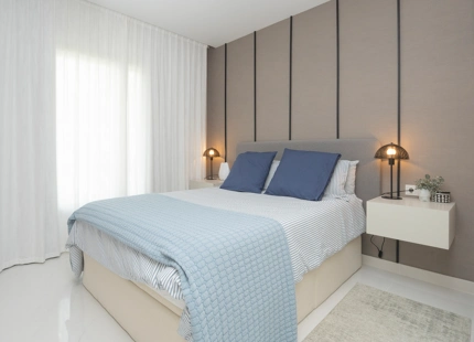EXQUISITE 3-BEDROOM APARTMENT IN ESTEPONA EAST WITH STUNNING TERRACE AND VIEWS