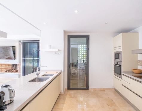 Ground Floor Apartment for sale in Imara, Marbella Golden Mile