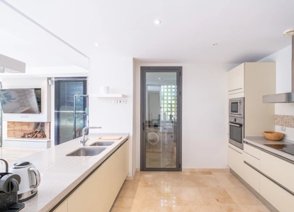 CHARMING GROUND FLOOR APARTMENT FOR SALE IN MARBELLA'S GOLDEN MILE