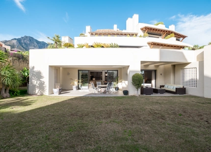 CHARMING GROUND FLOOR APARTMENT FOR SALE IN MARBELLA'S GOLDEN MILE