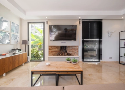 CHARMING GROUND FLOOR APARTMENT FOR SALE IN MARBELLA'S GOLDEN MILE