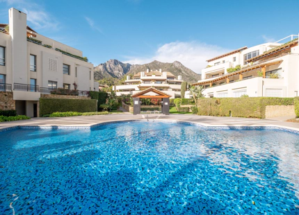 CHARMING GROUND FLOOR APARTMENT FOR SALE IN MARBELLA'S GOLDEN MILE