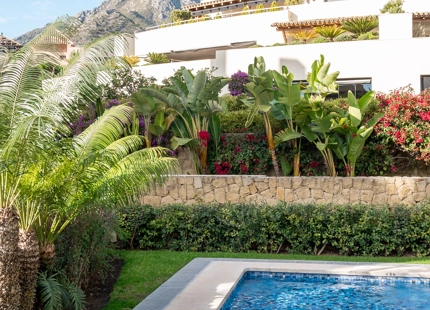 CHARMING GROUND FLOOR APARTMENT FOR SALE IN MARBELLA'S GOLDEN MILE