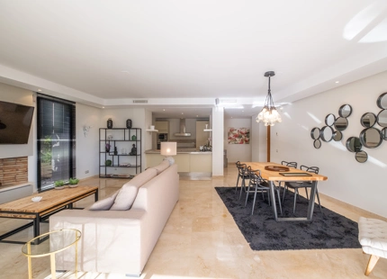 CHARMING GROUND FLOOR APARTMENT FOR SALE IN MARBELLA'S GOLDEN MILE