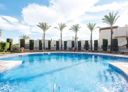 CHARMING GROUND FLOOR APARTMENT FOR SALE IN MARBELLA'S GOLDEN MILE