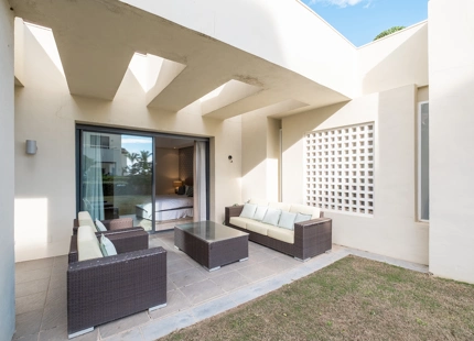 CHARMING GROUND FLOOR APARTMENT FOR SALE IN MARBELLA'S GOLDEN MILE