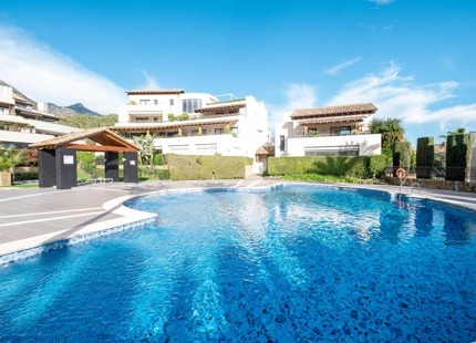 CHARMING GROUND FLOOR APARTMENT FOR SALE IN MARBELLA'S GOLDEN MILE