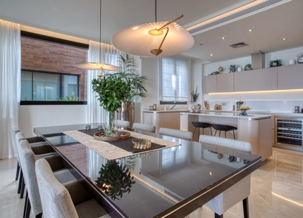 EXQUISITO DÚPLEX EN PLANTA BAJA DE 4 DORMITORIOS EN RESERVA DE SIERRA BLANCA