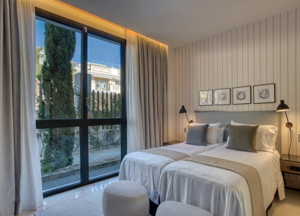 EXQUISITO DÚPLEX EN PLANTA BAJA DE 4 DORMITORIOS EN RESERVA DE SIERRA BLANCA