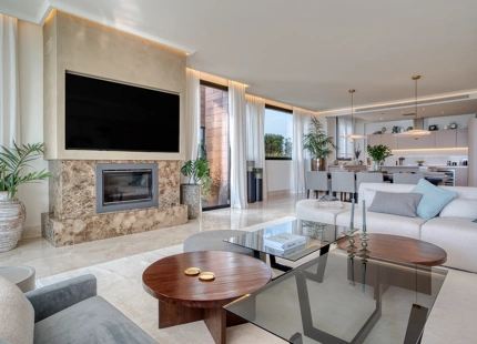 EXQUISITO DÚPLEX EN PLANTA BAJA DE 4 DORMITORIOS EN RESERVA DE SIERRA BLANCA