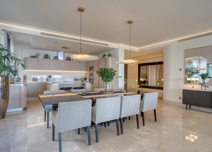 EXQUISITO DÚPLEX EN PLANTA BAJA DE 4 DORMITORIOS EN RESERVA DE SIERRA BLANCA