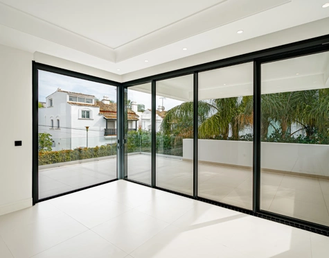Villa en venta en Rio Verde, Marbella Golden Mile