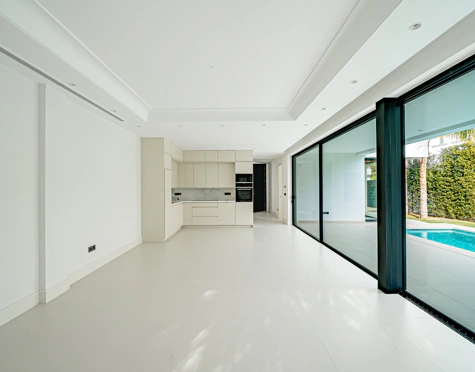 Villa en venta en Rio Verde, Marbella Golden Mile