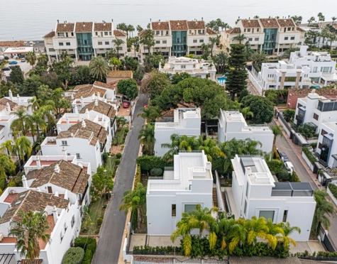 Villa en venta en Rio Verde, Marbella Golden Mile