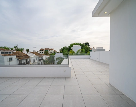 Villa en venta en Rio Verde, Marbella Golden Mile