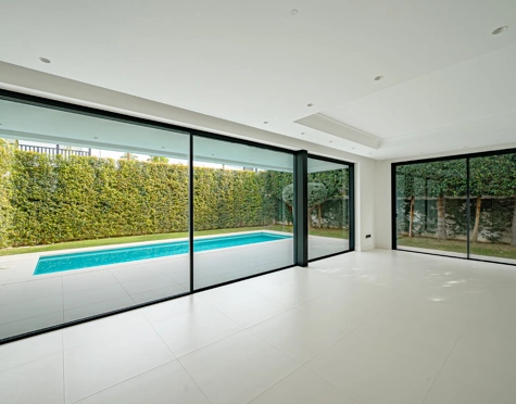 Villa en venta en Rio Verde, Marbella Golden Mile