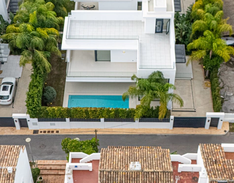Villa en venta en Rio Verde, Marbella Golden Mile