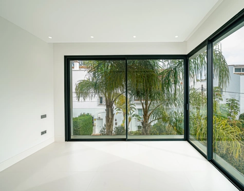 Villa en venta en Rio Verde, Marbella Golden Mile