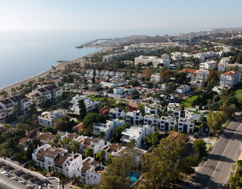 Villa en venta en Rio Verde, Marbella Golden Mile