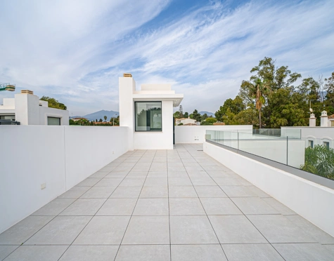 Villa en venta en Rio Verde, Marbella Golden Mile