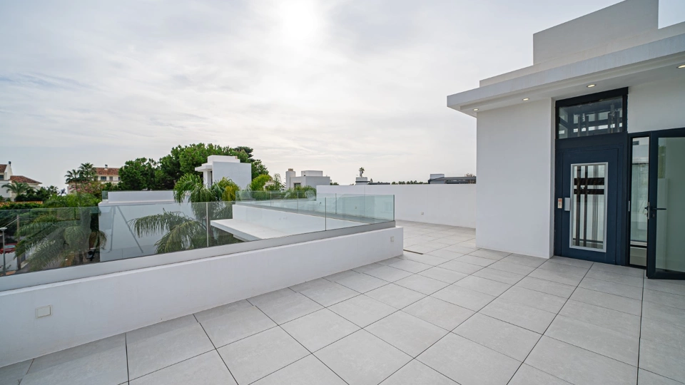 Villa en venta en Rio Verde, Marbella Golden Mile