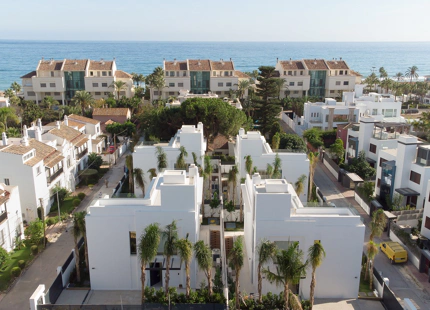 EXQUISITA VILLA EN LA MILLA DE ORO DE MARBELLA – A 100 METROS DE LA PLAYA