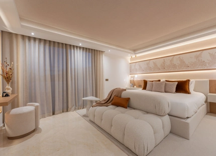 LUXURIOUS 5-BEDROOM VILLA IN MARBELLA FOR SALE