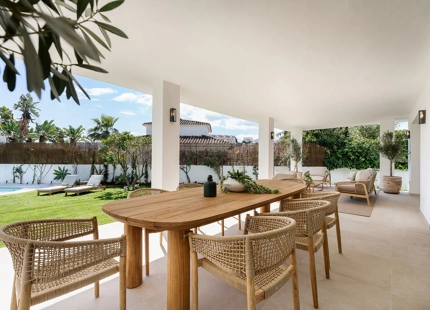LUXURIOUS 5-BEDROOM VILLA IN MARBELLA FOR SALE
