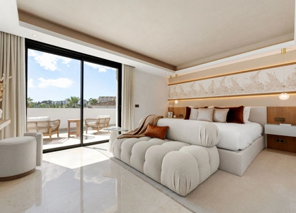 LUXURIOUS 5-BEDROOM VILLA IN MARBELLA FOR SALE