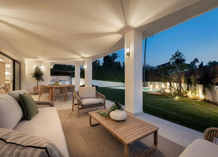 LUXURIOUS 5-BEDROOM VILLA IN MARBELLA FOR SALE