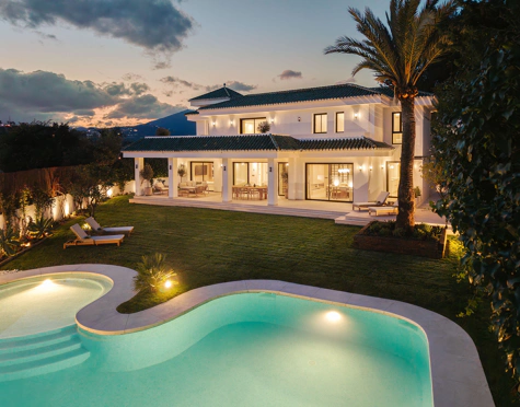 LUXURIOUS 5-BEDROOM VILLA IN MARBELLA FOR SALE