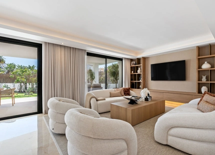 LUXURIOUS 5-BEDROOM VILLA IN MARBELLA FOR SALE
