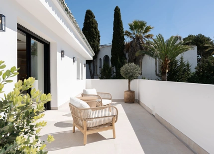 LUXURIOUS 5-BEDROOM VILLA IN MARBELLA FOR SALE