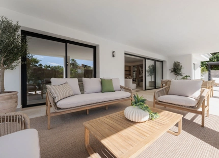 LUXURIOUS 5-BEDROOM VILLA IN MARBELLA FOR SALE